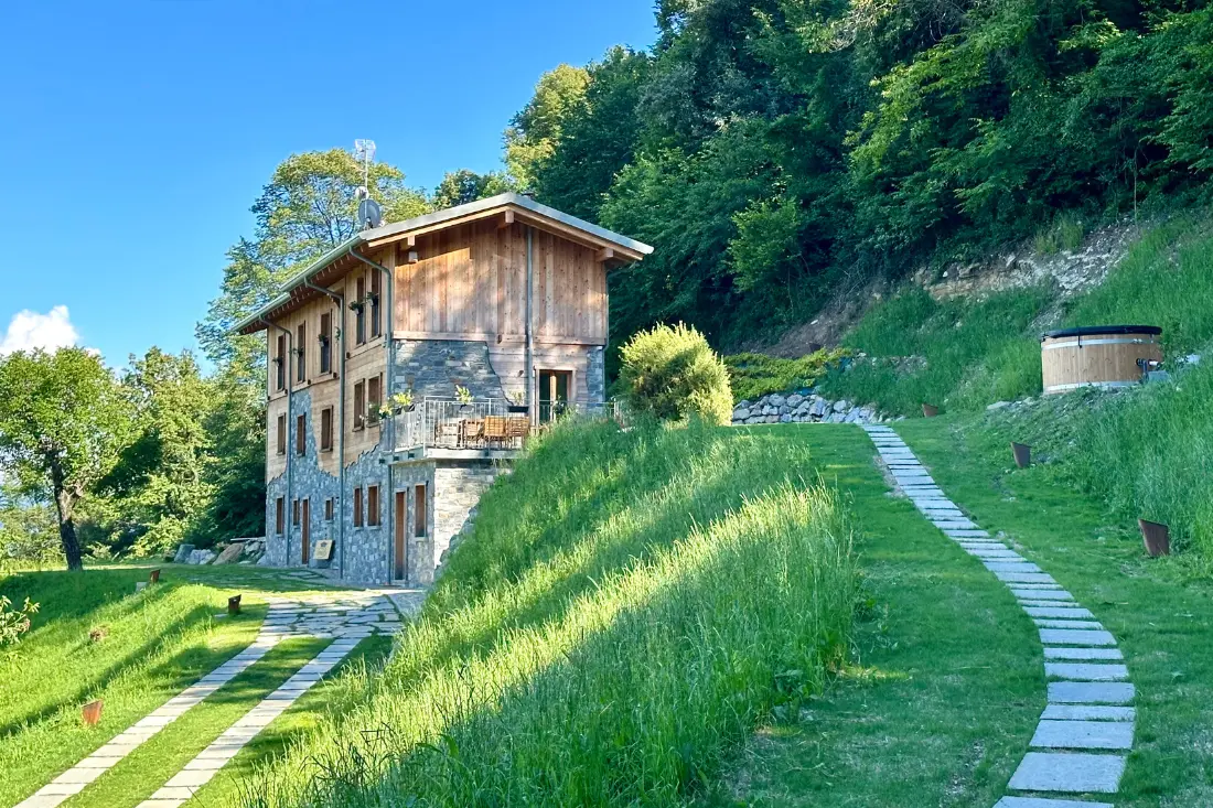 Airbnb-Bellagio-with-Pool