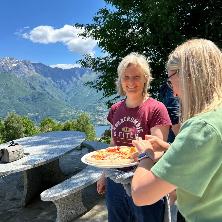 Chiara-Marelli-tasting-pizza-at-Baita-TreeB-Bellagio